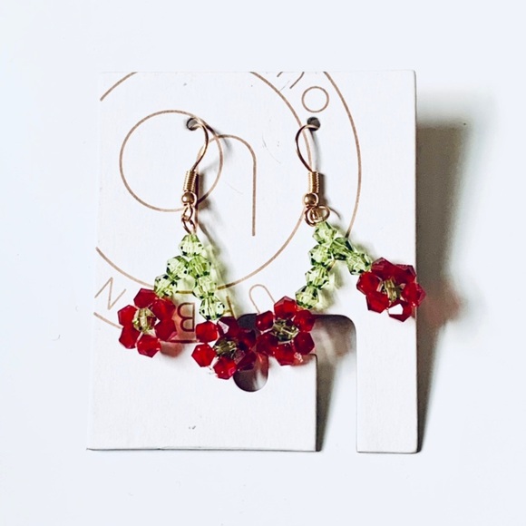 🌸New🌸Urban Outfitters Blossom Beaded Earring NWT - Picture 2 of 2